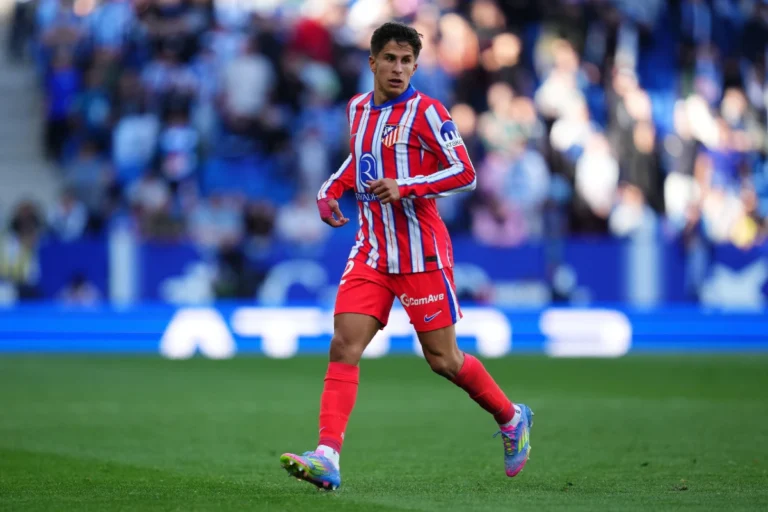 Giuliano Simeone dnas le viseur de Chelsea ©Alamy