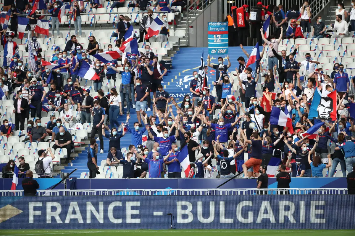 Incroyable : ce club observe une minute de silence pour un joueur encore vivant