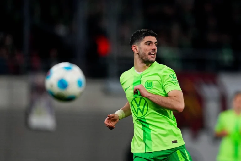 Konstantinos Koulierakis, le remplçant que Liverpool a trouvé pour Van Dijk, ©Alamy