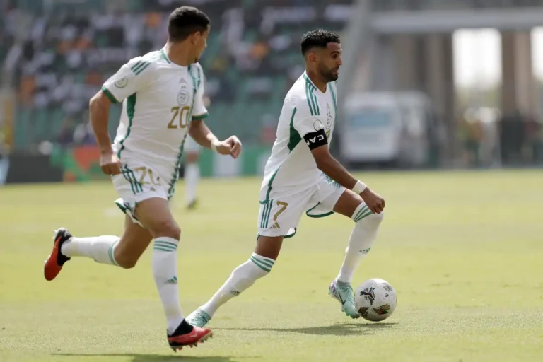 Riyad Mahrez avec sa sélection ©Alamy