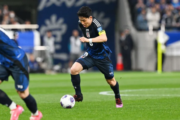 Wataru Endo intéresse des clubs anglais @Alamy