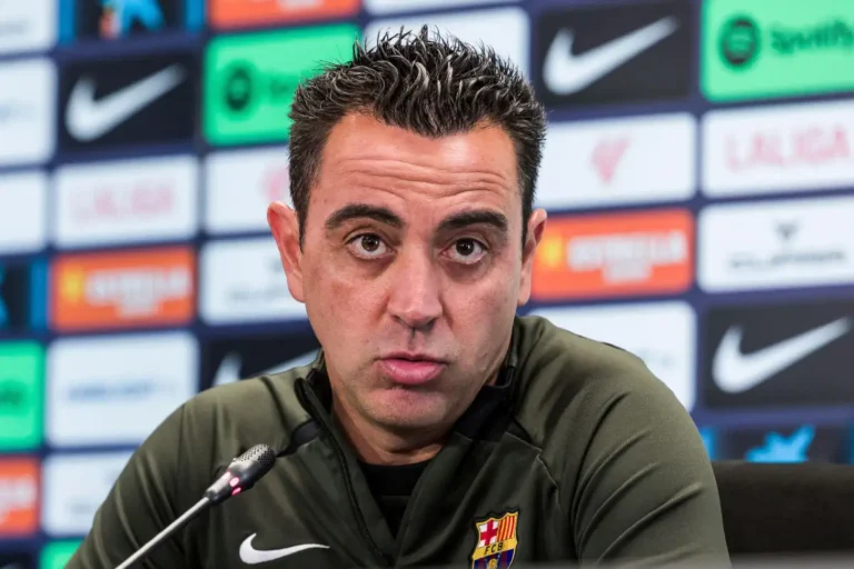 Xavi pressenti dans le club de Sergio Ramos ©Alamy