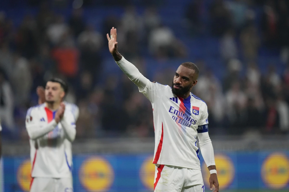 OL: Le capitaine s'en va