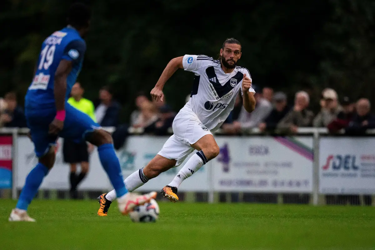 Travailleriez-vous pour le salaire d'Andy Carroll à Bordeaux ?