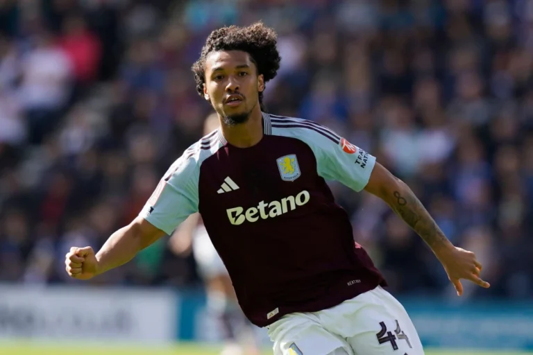 Aston Villa va offrir un contrat record à Boubacar Kamara ©Alamy