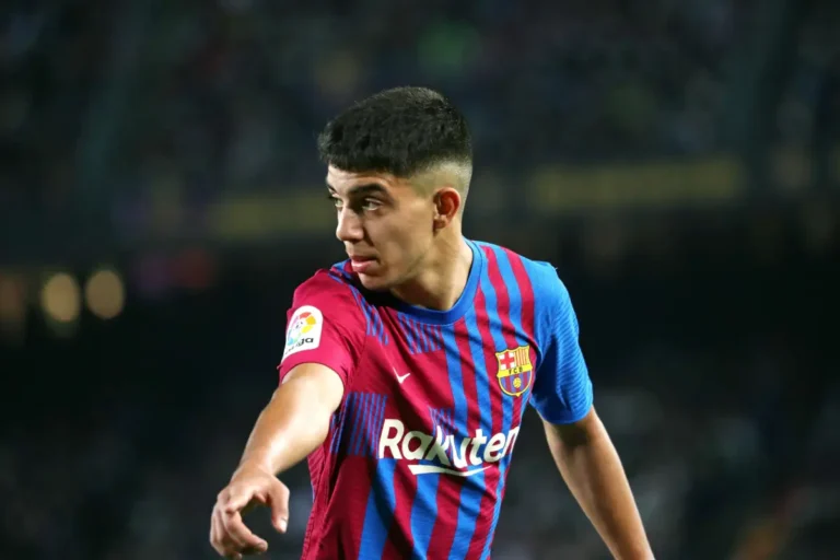 Barça : par folie, un ancien joueur brise l'écran du VAR