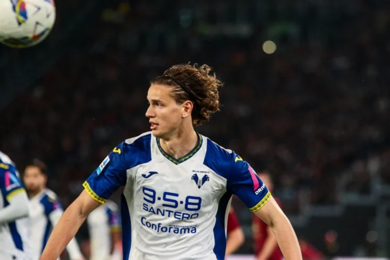 Daniele Ghilardi sous le maillot de Vérone @Alamy