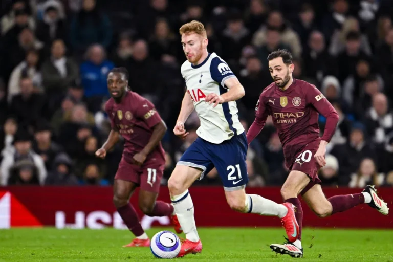 Dejan Kulusevski sous le maillot de Tottenham @Alamy
