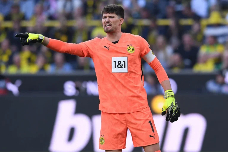 Gregor Kobel avec le Borussia Dortmund @Amamy