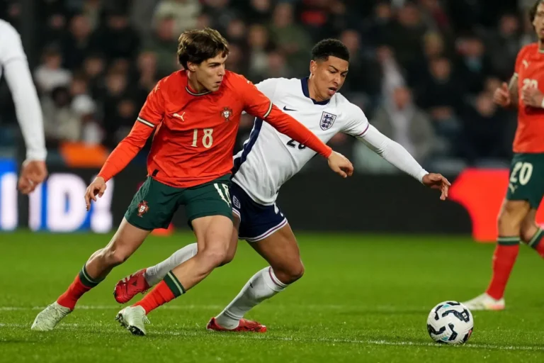 Gustavo Sà avec les espoirs du Portugal @Alamy