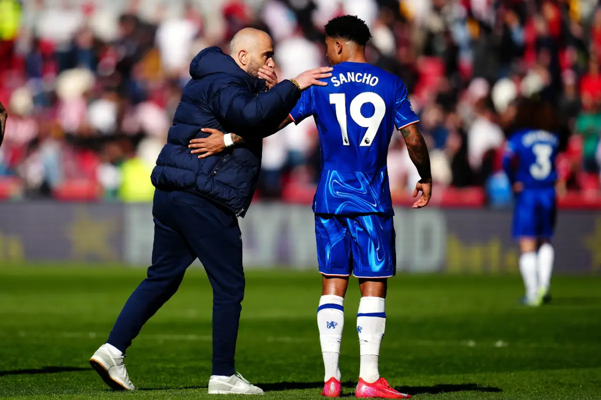 Manchester United: Un club totalement inattendu se positionne pour Jadon Sancho