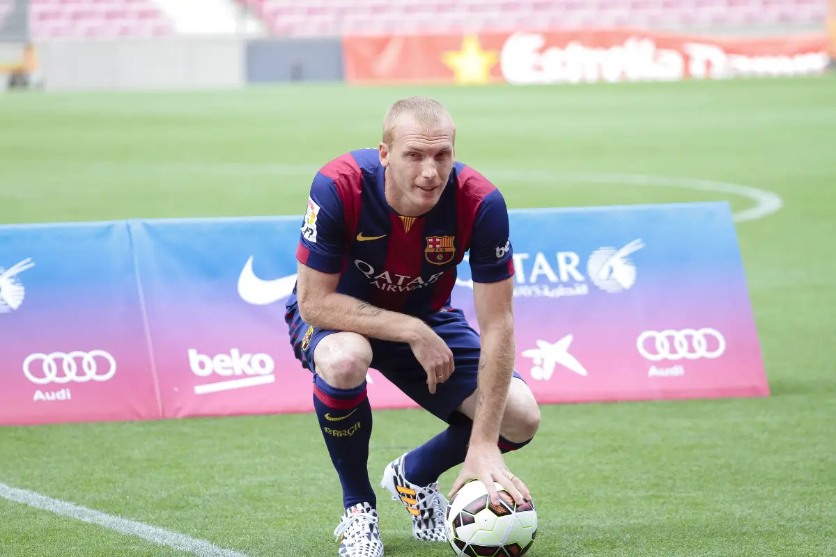 Insolite : Jérémy Mathieu préfère vendre des crampons