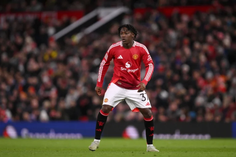 Kobbie Mainoo sous le maillot de United @Alamy