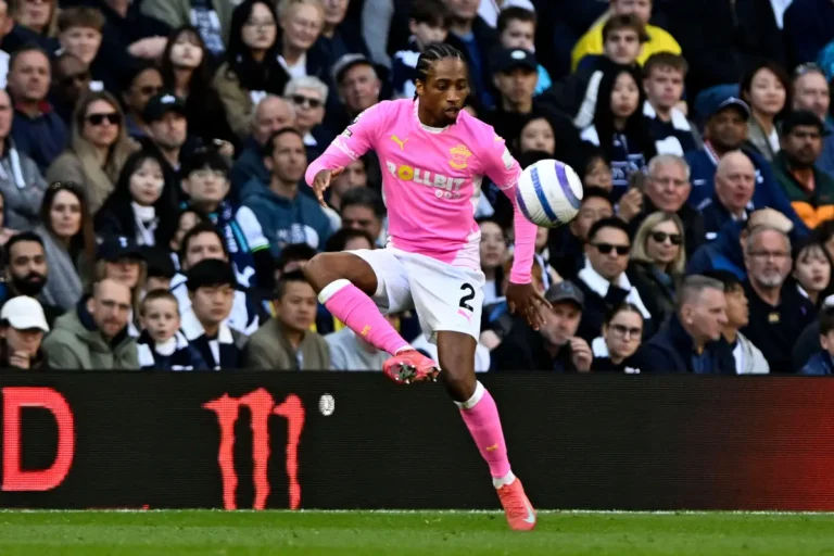 Kyle Walker-Peters visé par Chelsea @Alamy