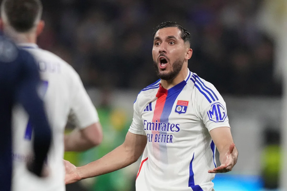 La nationalité de Rayan Cherki pose problème