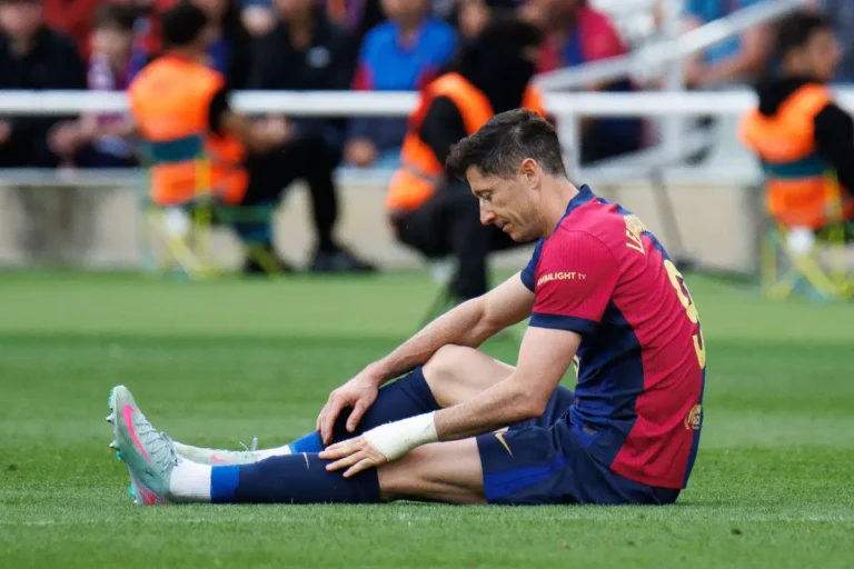 Robert Lewandowski visé par Fenerbahçe ©Alamy