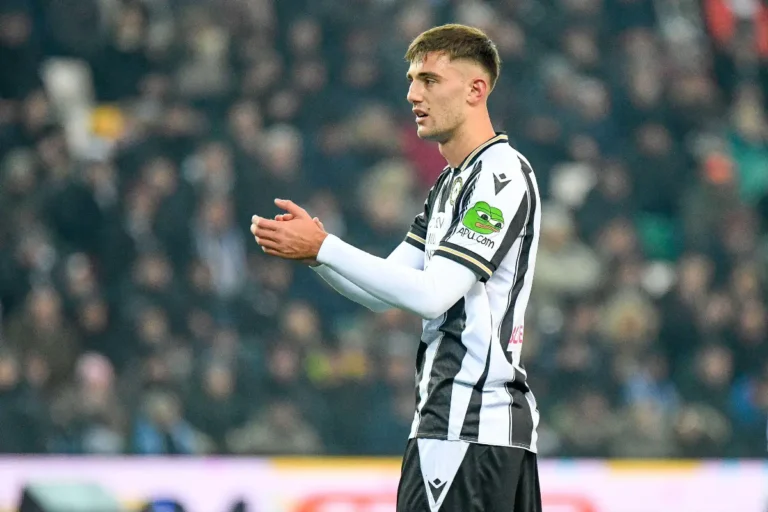 Lorenzo Lucca avec l'Udinese @Alamy