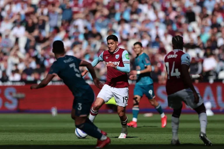 Monaco affronte Dortmund pour ce défenseur mexicain