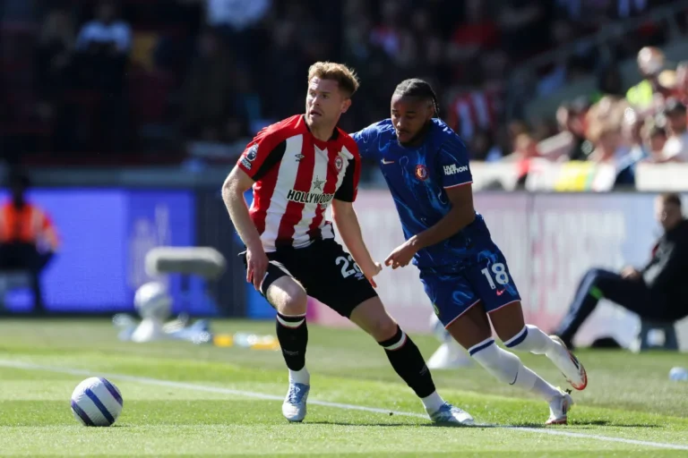Nathan Collins sous le maillot de Brentford @Alamy