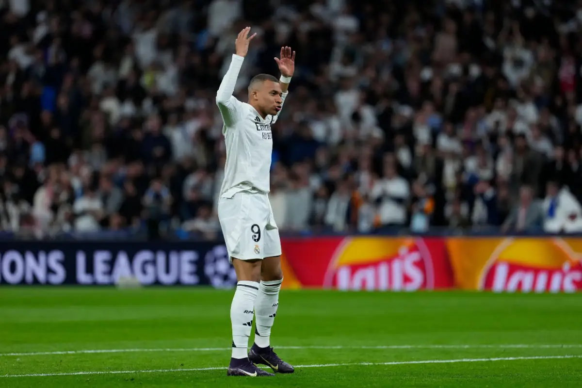 Real Madrid : Mbappé attaqué par des fans (Vidéo)