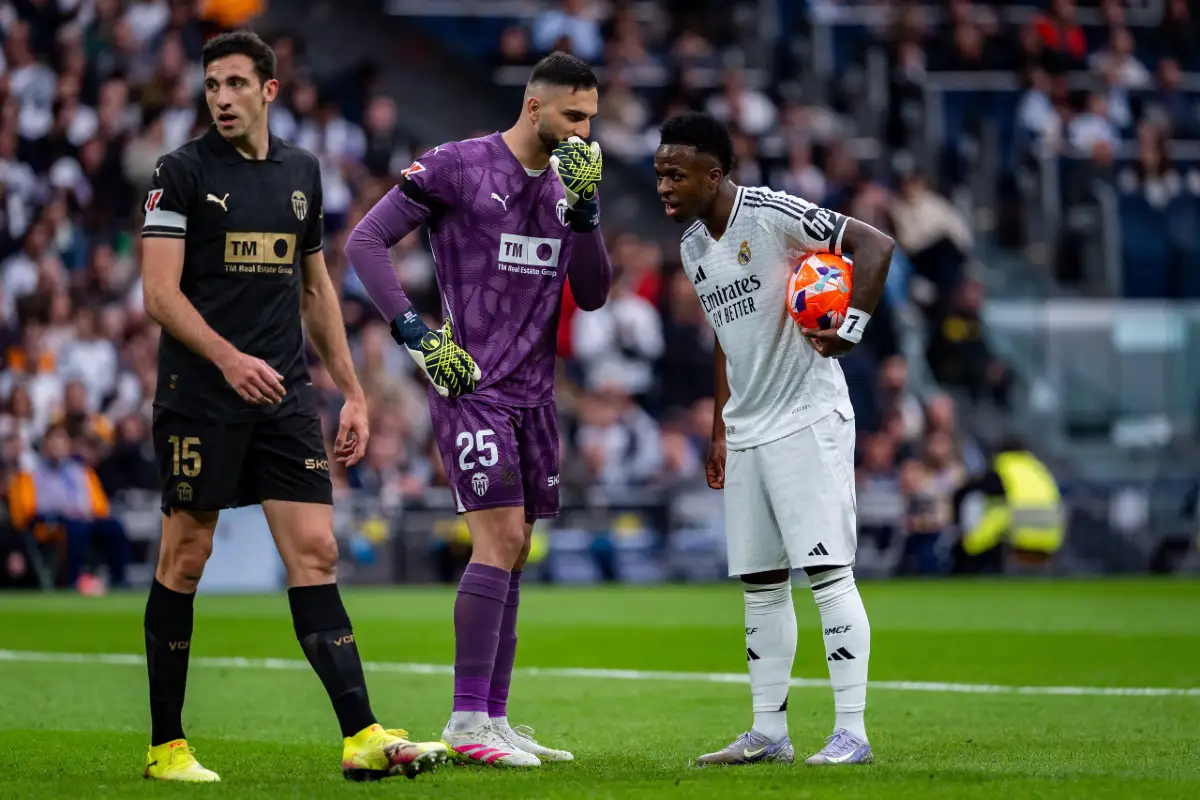 Real : Vinicius parie sur son penalty en plein match (Vidéo)