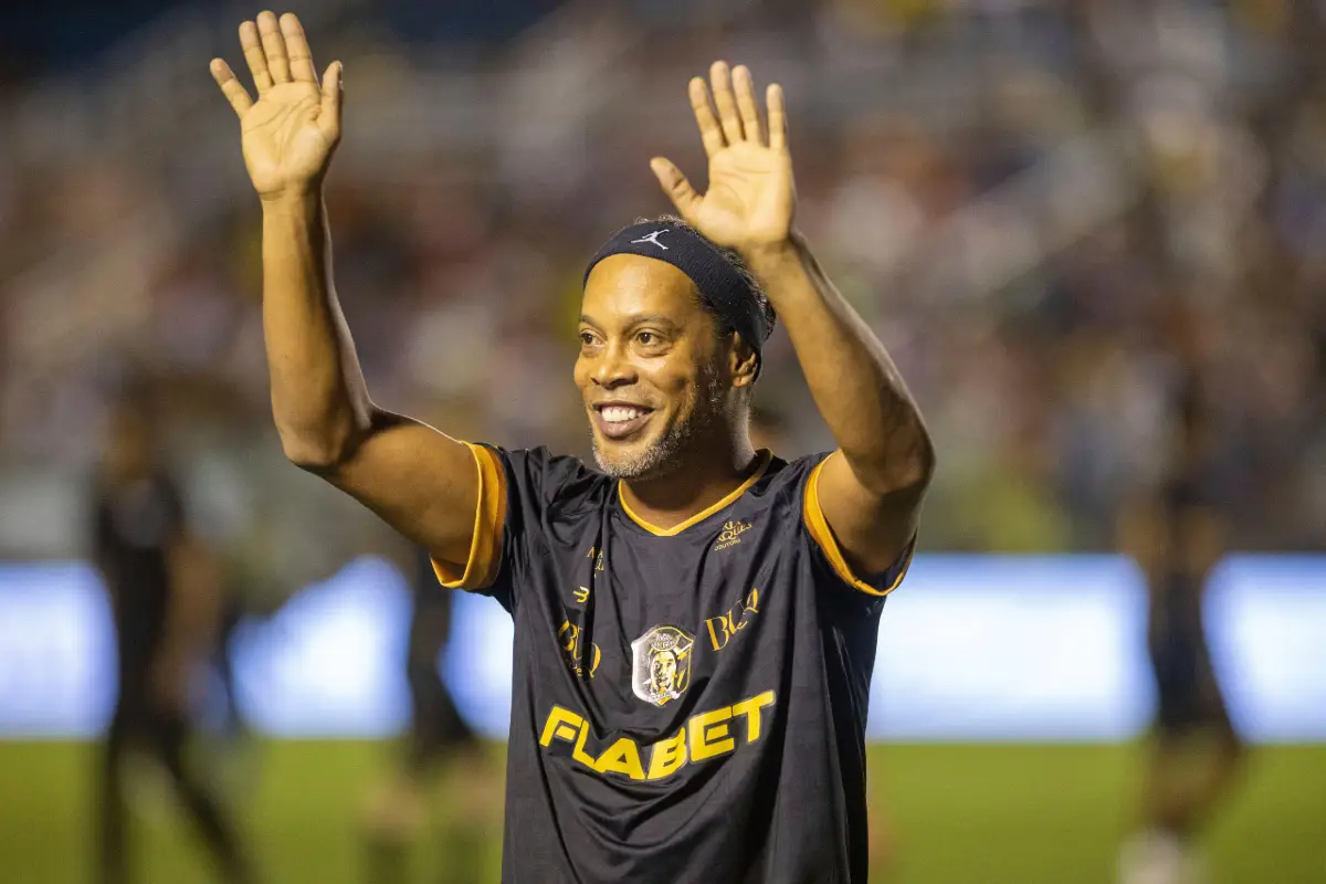 LDC: Ronaldinho aux côtés du PSG contre Arsenal