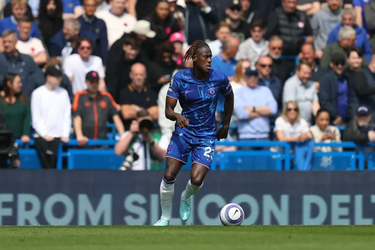 Trevoh Chalobah sous le maillot de Chelsea @Alamy
