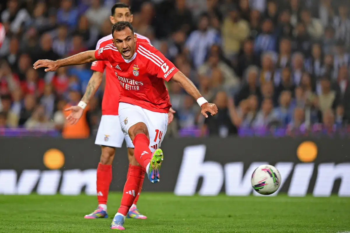 Newcastle vise un redoutable attaquant grec