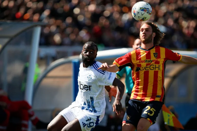 Jonathan Ikoné face à Lecce @Alamy