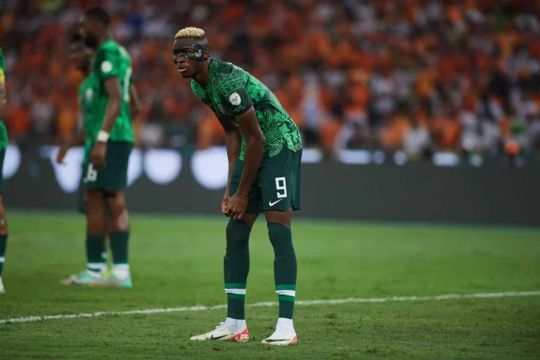 Victor Osimhen sous le maillot du Nigéria @ Alamy