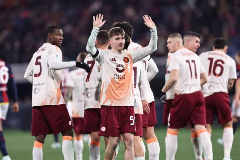 Alexis Saelemaekers après son but face à Bologne @Alamy