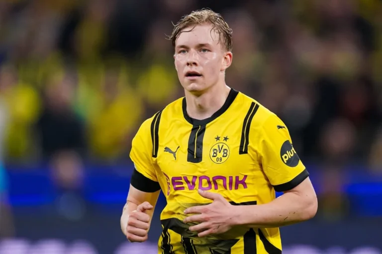 Daniel Svensson sous ses nouvelles couleurs de Dortmund. @Alamy