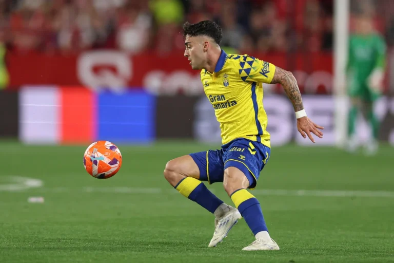 Alberto Moleiro sous le maillot de Las Palmas @Alamy