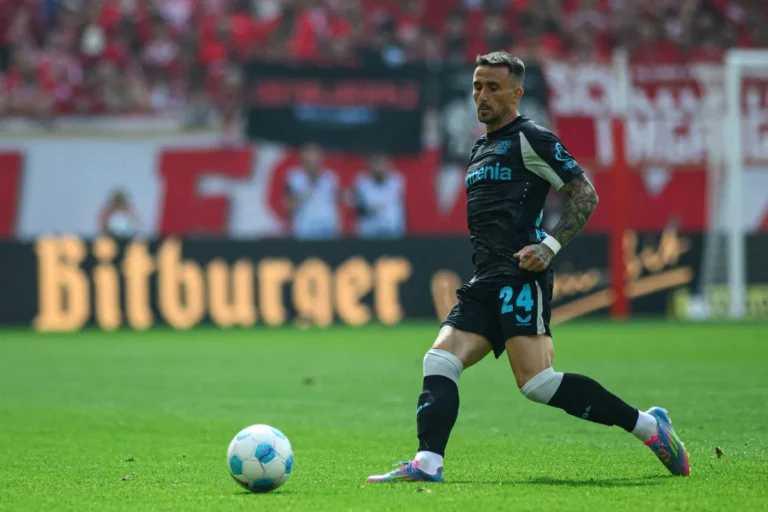 Aleix Garcia en action avec Leverkusen @Alamy