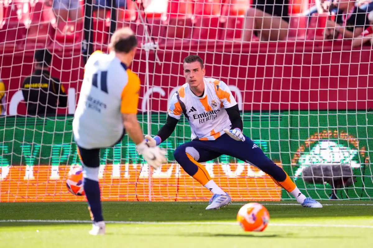 Aston Villa presse Andriy Lunin