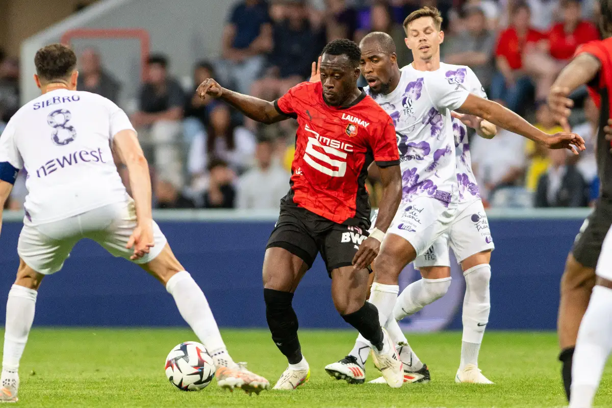 Stade Rennais : Arnaud Kalimuendo en route pour la Turquie