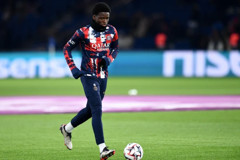 Axel Tape un titi du PSG vers Leverkusen ©Alamy