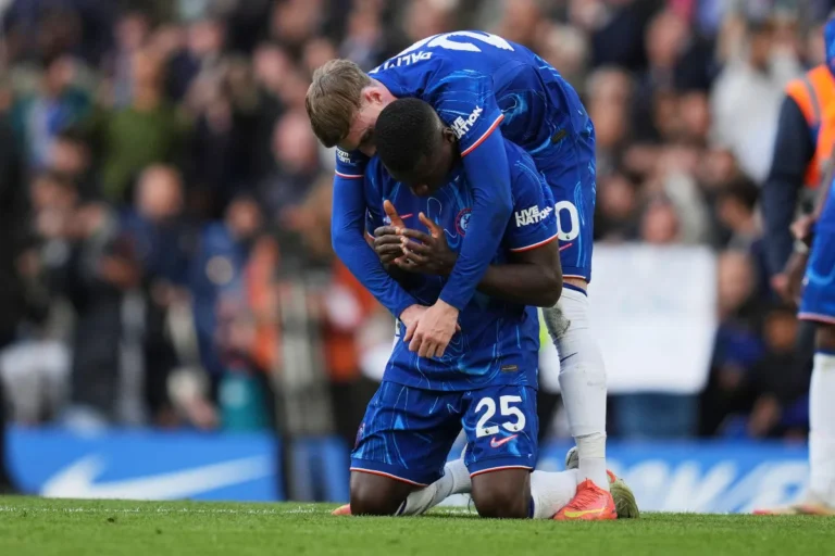 Danny Murphy : "Chelsea a jeté l'argent par la fenêtre"