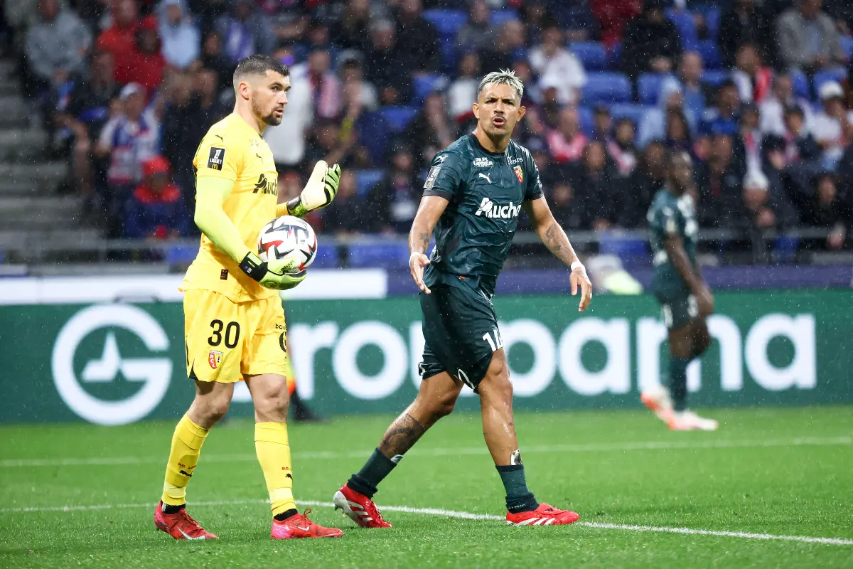 L'OM va affronter une grosse concurrence pour Facundo Medina