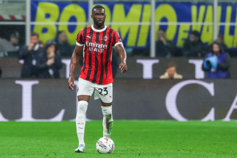 Fikayo Tomori avec le Milan AC @Alamy