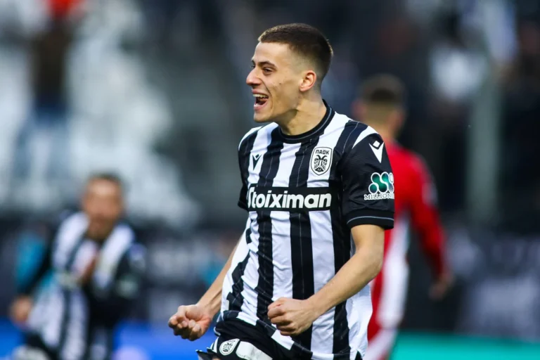 Giannis Konstantelias vers Leverkusen @Alamy