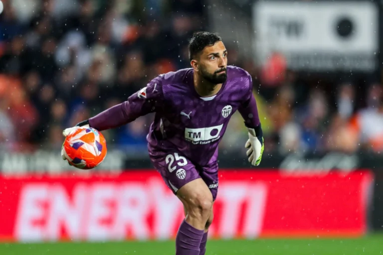 Giorgi Mamardashvili veut sa place à Liverpool ©Alamy