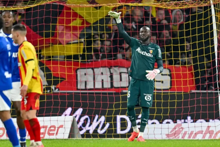Hervé Koffi avec le RC Lens @Alamy