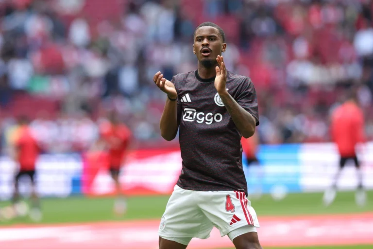Jorrel Hato avec l'Ajax @Alamy