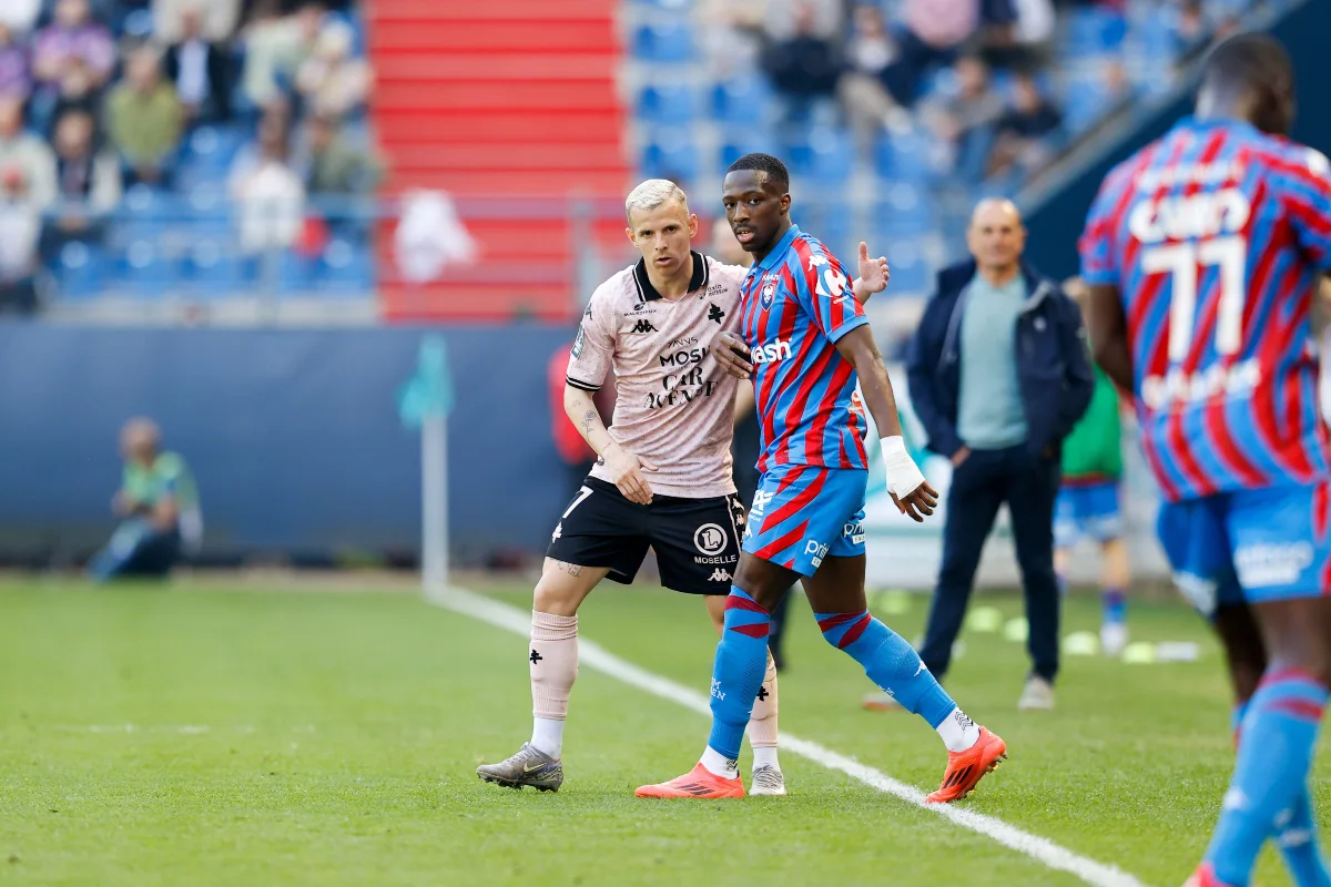 Auxerre sur la piste Lamine Sy