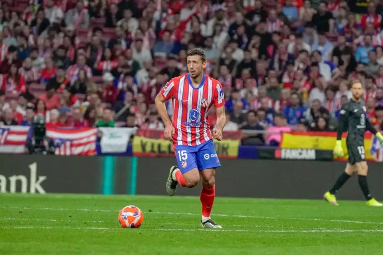 Le Barça et l'Atlético Madrid négocient pour Clément Lenglet ©Alamy