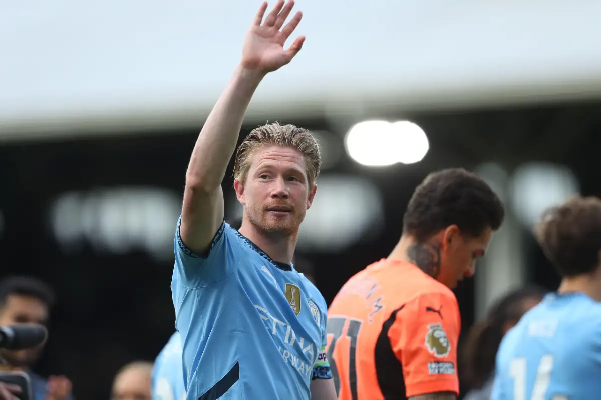 Man City : « De Bruyne a payé une villa à Naples »