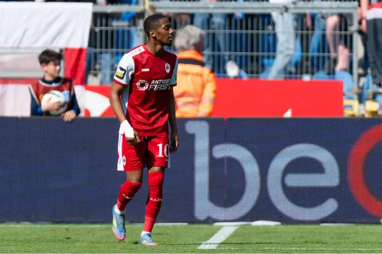 Michel-Ange Balikwisha sous le maillot d'Antwerp @Alamy