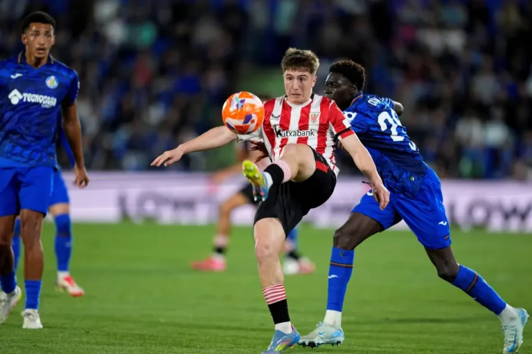 Mikel Jauregizar dans le viseur de Villarreal ©Alamy