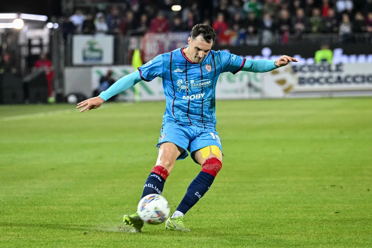Naples se positionne sur Nadir Zortea